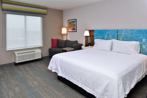 Hampton Inn & Suites Adrian MI - image 11