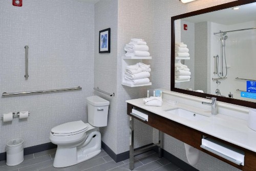 Hampton Inn & Suites Adrian MI - image 16