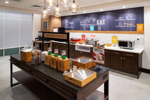 Hampton Inn & Suites Adrian MI - image 2