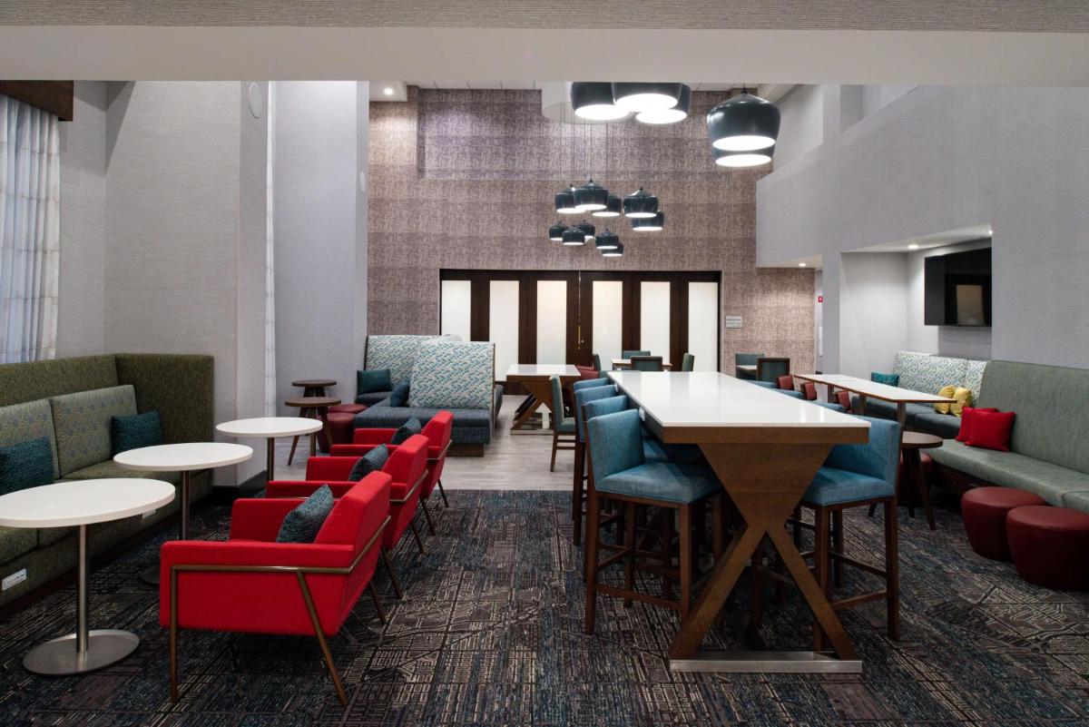 Hampton Inn & Suites Adrian MI - image 5