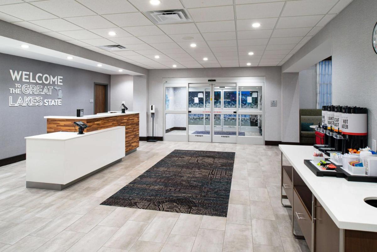 Hampton Inn & Suites Adrian MI - image 7