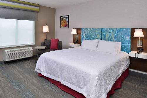 Hampton Inn & Suites Adrian MI - image 8