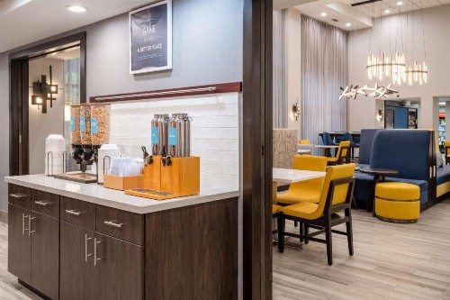 Hampton Inn & Suites Agoura Hills - image 17