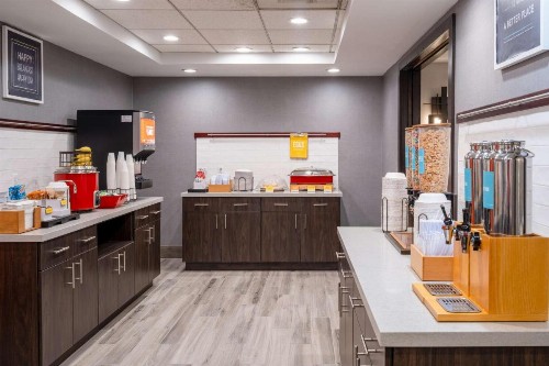 Hampton Inn & Suites Agoura Hills - image 18