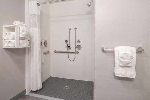 Hampton Inn & Suites Agoura Hills - image 21