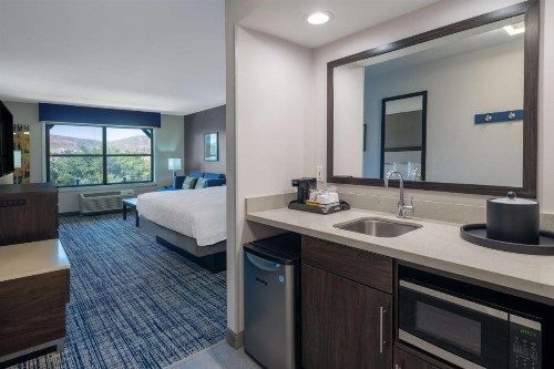 Hampton Inn & Suites Agoura Hills - image 34