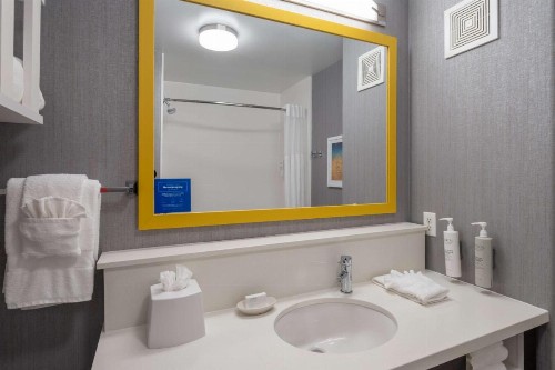 Hampton Inn & Suites Agoura Hills - image 37