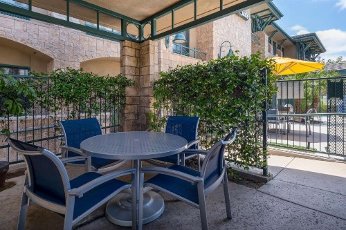 Hampton Inn & Suites Agoura Hills - image 4