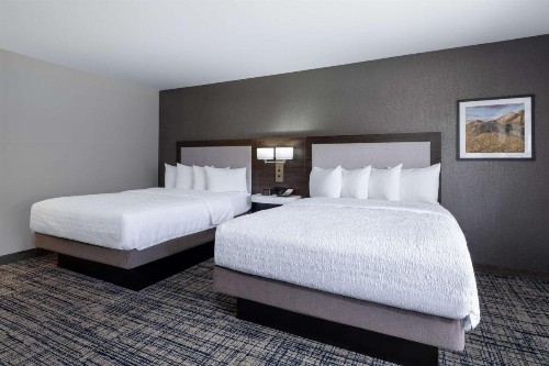 Hampton Inn & Suites Agoura Hills - image 41