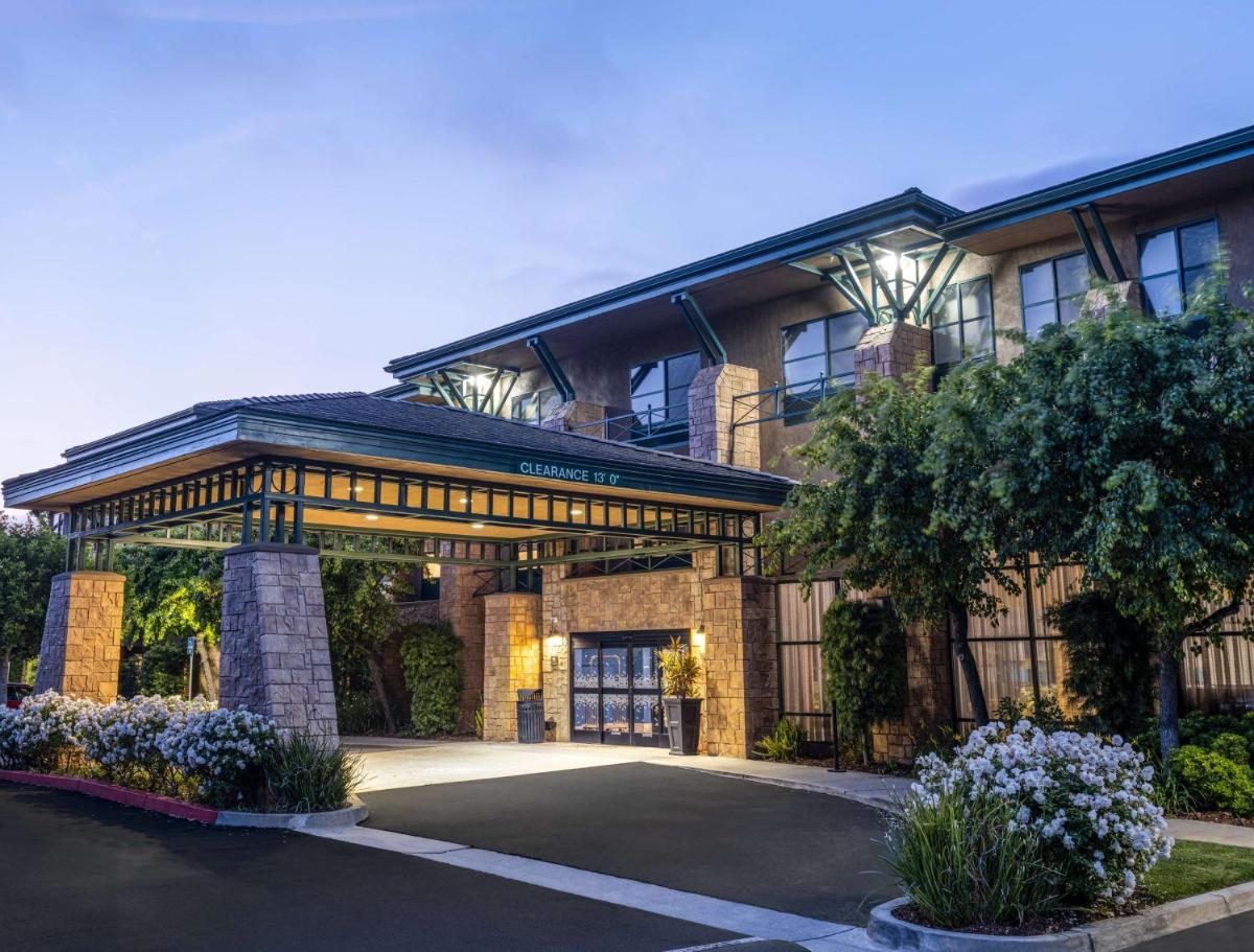 Hampton Inn & Suites Agoura Hills - image 5