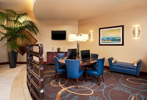 Sheraton Agoura Hills Hotel - image 12