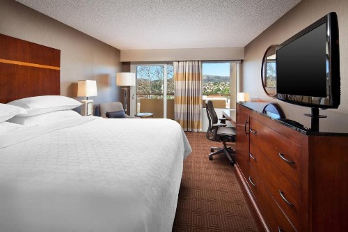 Sheraton Agoura Hills Hotel - image 21
