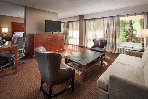 Sheraton Agoura Hills Hotel - image 31