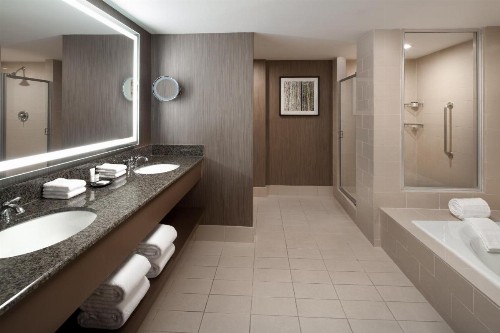 Sheraton Agoura Hills Hotel - image 35