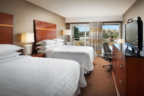 Sheraton Agoura Hills Hotel - image 8