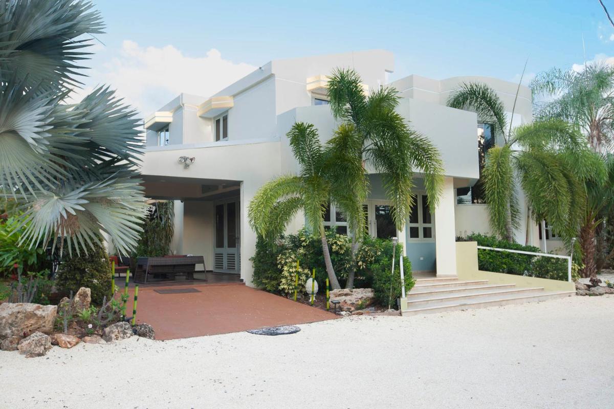 A La Bella Noni Bed & Breakfast - image 3
