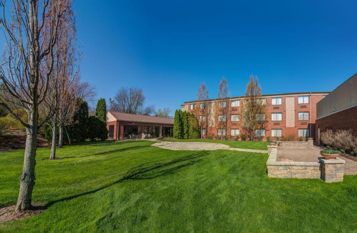 DoubleTree by Hilton Akron/Fairlawn - image 2