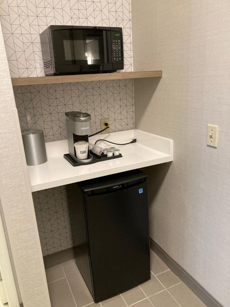 DoubleTree by Hilton Akron/Fairlawn - image 5