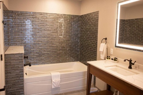 Blu-Tique Hotel - image 2