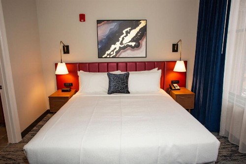 Blu-Tique Hotel - image 20