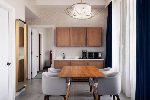 Blu-Tique Hotel - image 27