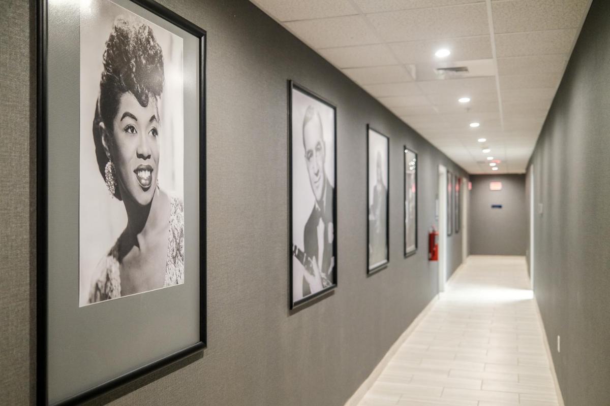 Blu-Tique Hotel - image 3