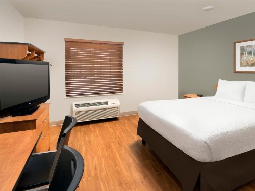 Woodspring Suites Akron - image 2