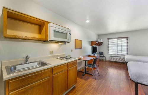 Woodspring Suites Akron - image 23