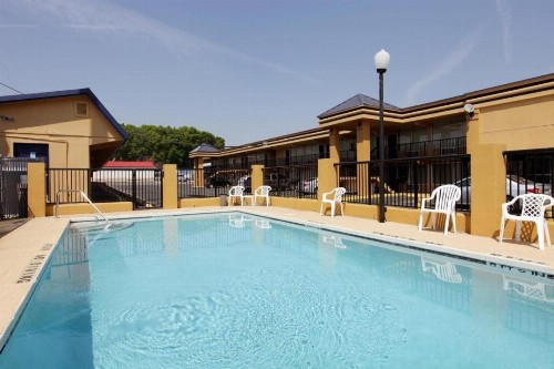 Americas Best Value Inn Alachua - image 5