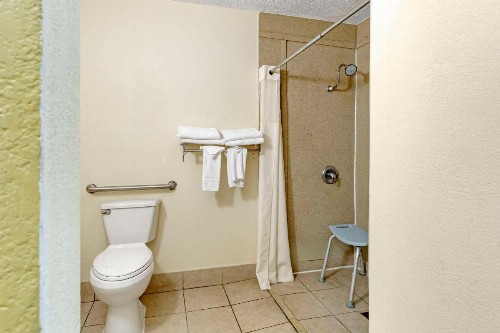 Quality Inn I-75 at Exit 399 - image 17