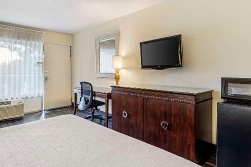 Quality Inn I-75 at Exit 399 - image 21