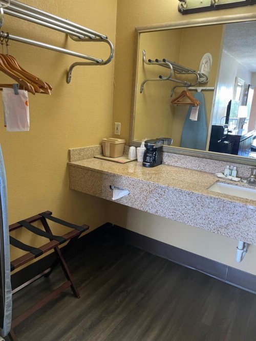 Quality Inn I-75 at Exit 399 - image 31