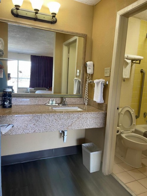 Quality Inn I-75 at Exit 399 - image 37