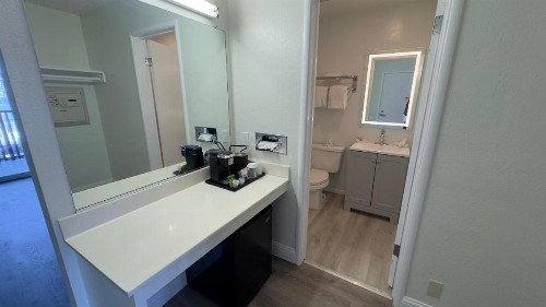 Marina Village Inn - image 8
