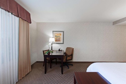 Hampton Inn & Suites Oakland Airport-Alameda - image 16