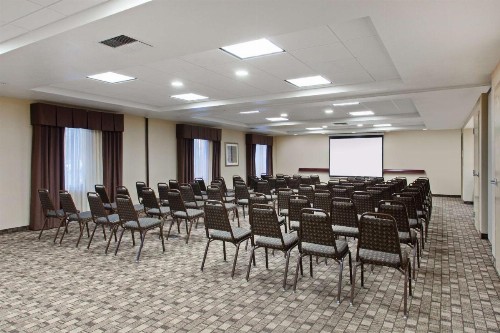 Hampton Inn & Suites Oakland Airport-Alameda - image 26