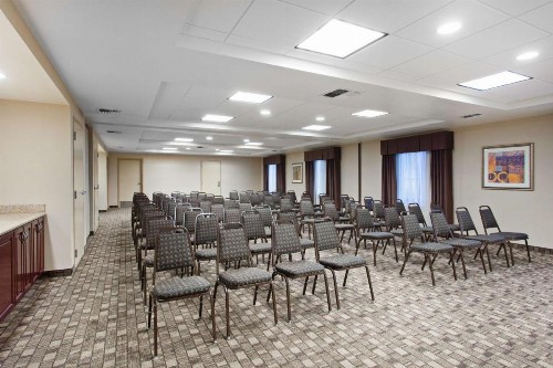 Hampton Inn & Suites Oakland Airport-Alameda - image 27
