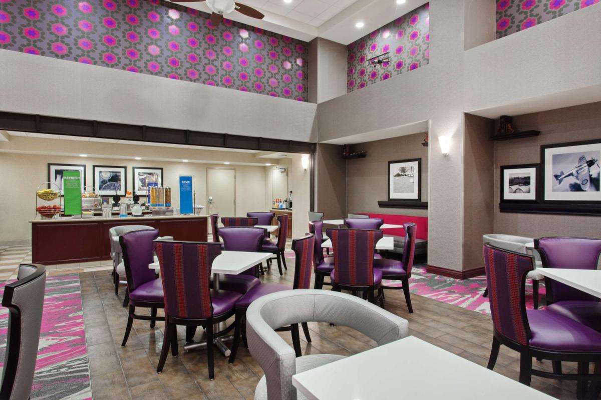 Hampton Inn & Suites Oakland Airport-Alameda - image 7