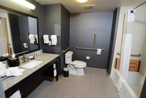 Hampton Inn & Suites Albany at Albany Mall - image 21