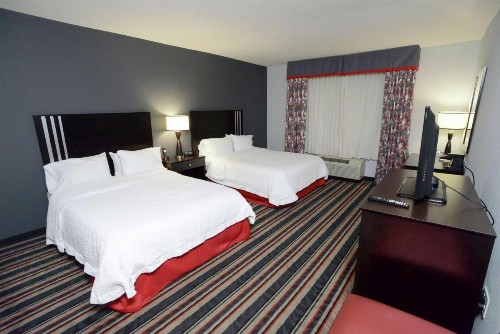 Hampton Inn & Suites Albany at Albany Mall - image 22