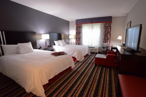 Hampton Inn & Suites Albany at Albany Mall - image 34