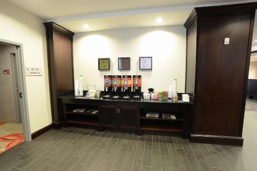 Hampton Inn & Suites Albany at Albany Mall - image 6