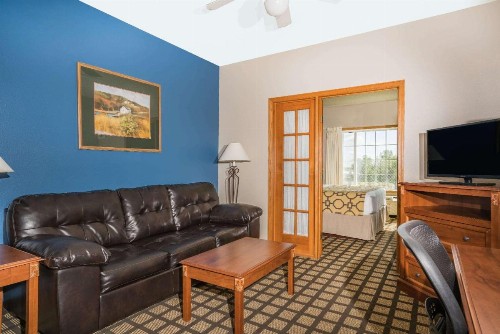Baymont by Wyndham Albany - image 44