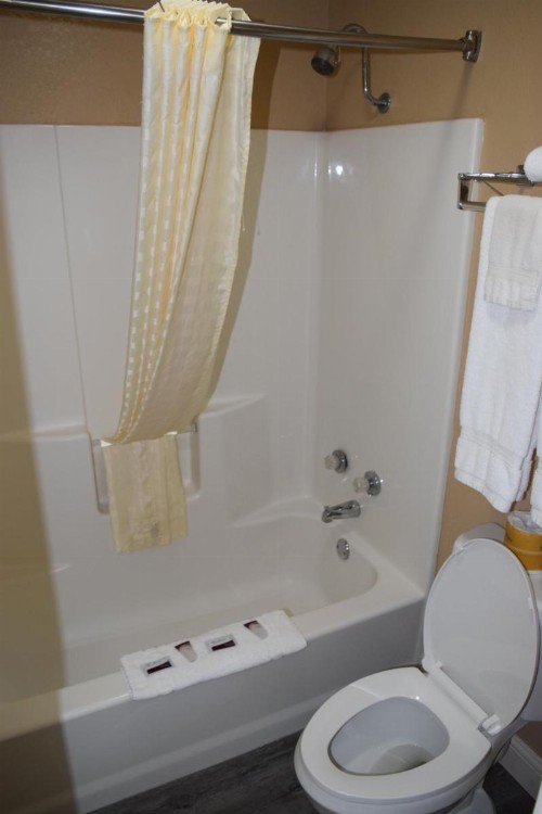 Albany Inn & RV Campground - image 12