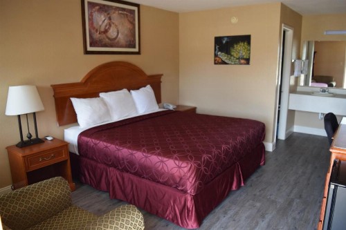 Albany Inn & RV Campground - image 3