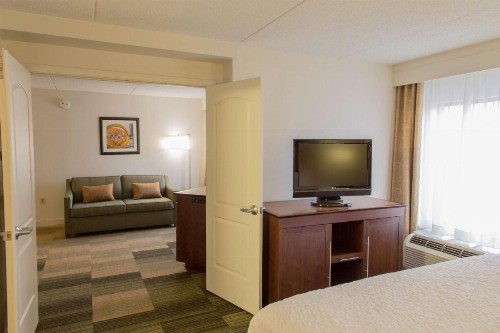 Hampton Inn & Suites Albany-Downtown - image 38