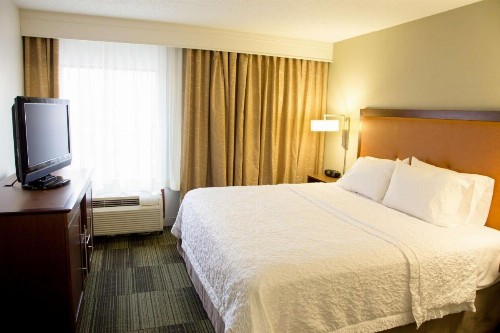 Hampton Inn & Suites Albany-Downtown - image 39