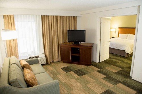 Hampton Inn & Suites Albany-Downtown - image 41