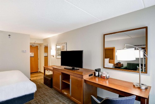 Hampton Inn Albany-Wolf Road - image 10