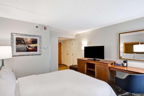 Hampton Inn Albany-Wolf Road - image 12